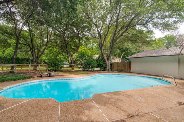 5802 Pecan Grove Drive, Sachse, TX 75048
