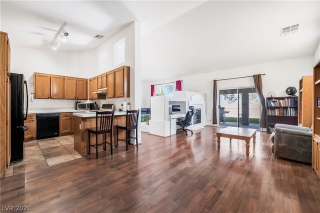 1040 Kings View Court, Henderson, NV 89002