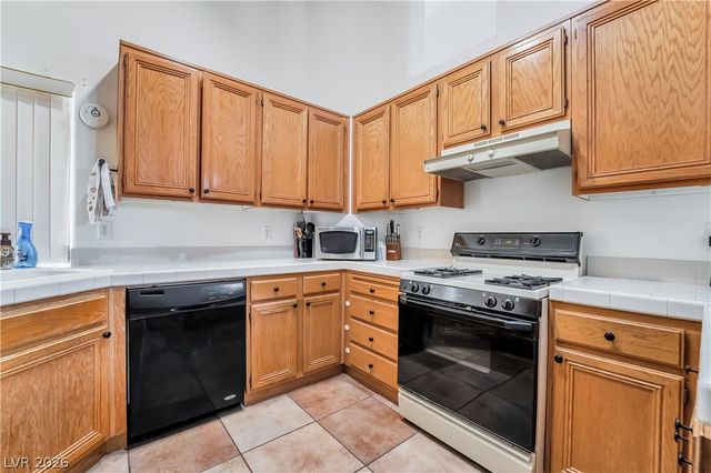 1040 Kings View Court, Henderson, NV 89002