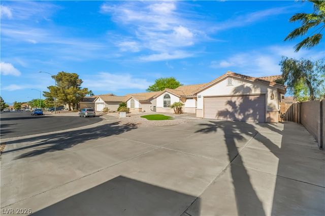 1040 Kings View Court, Henderson, NV 89002