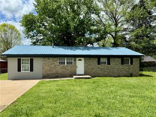 339 Davis Street, Pea Ridge, AR 72751