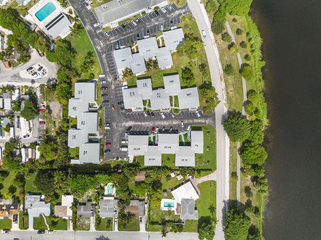 1980 Sunset Avenue 7, Lake Worth Beach, FL 33461