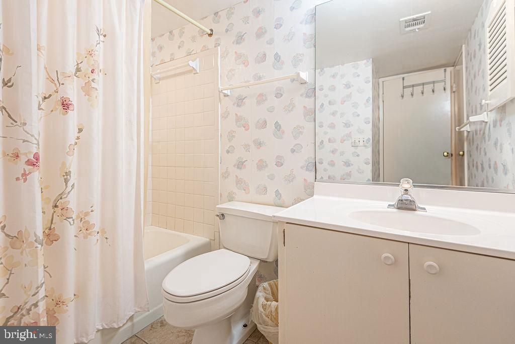 Image 32 of property listing at 11100 COASTAL HWY #1503, Ocean City, MD 21842