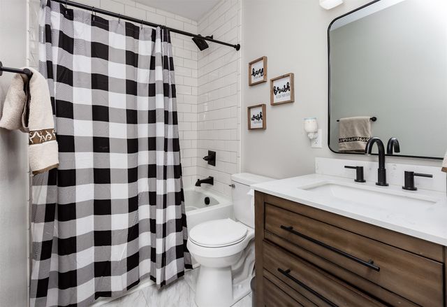 205 E Division Street, Colfax, IA 50054