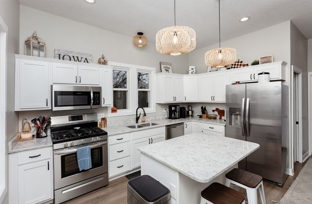 205 E Division Street, Colfax, IA 50054