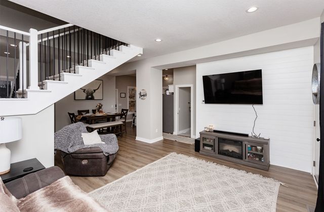 205 E Division Street, Colfax, IA 50054