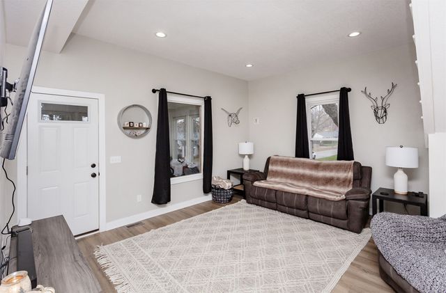 205 E Division Street, Colfax, IA 50054