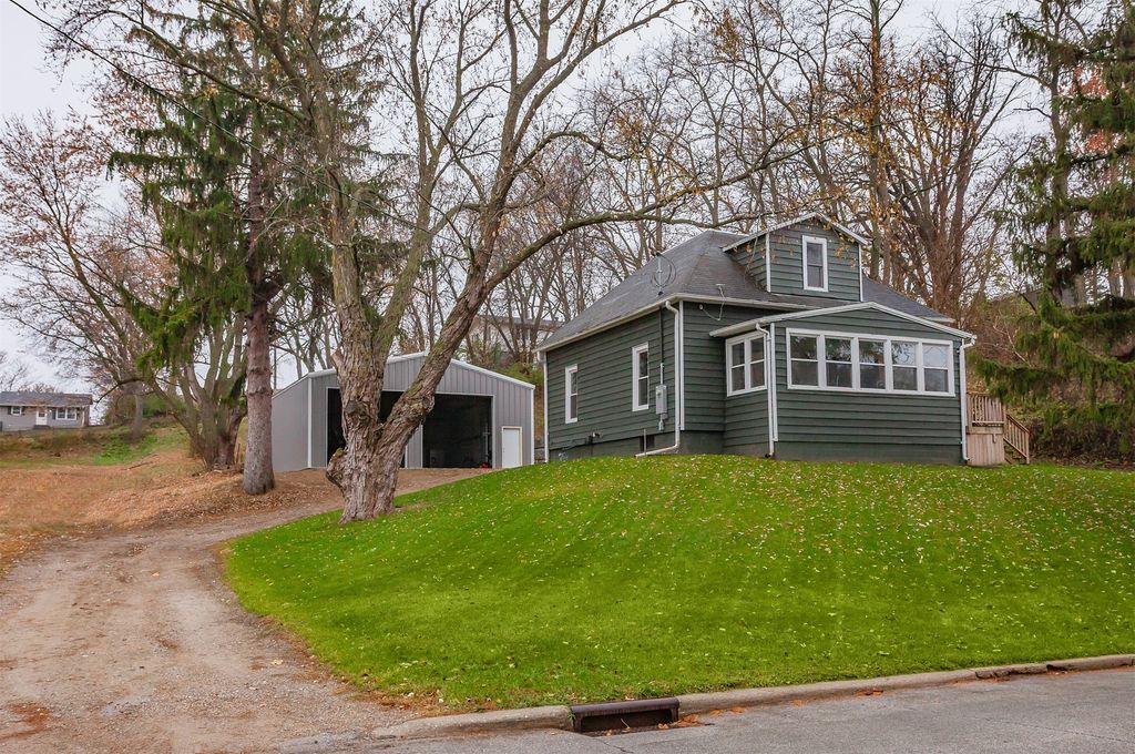 205 E Division Street, Colfax, IA 50054