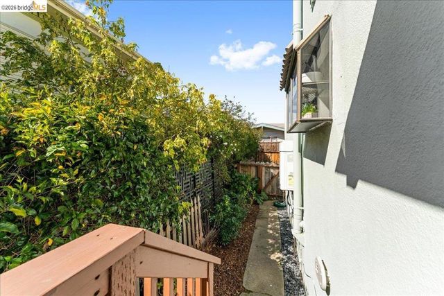 2144 2148 Curtis St, Berkeley, CA 94702