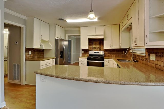 3918 Forest Village Drive, Houston, TX 77339