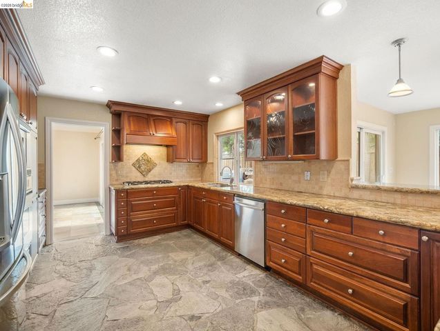 2002 Montauk Ct, Discovery Bay, CA 94505