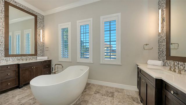 590 BIRDIE LANE, Longboat Key, FL 34228