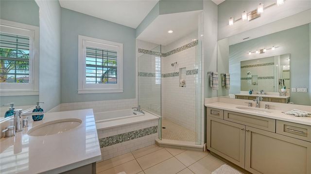 590 BIRDIE LANE, Longboat Key, FL 34228