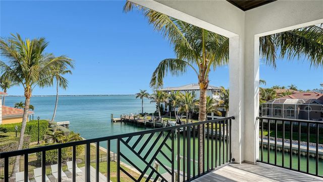590 BIRDIE LANE, Longboat Key, FL 34228