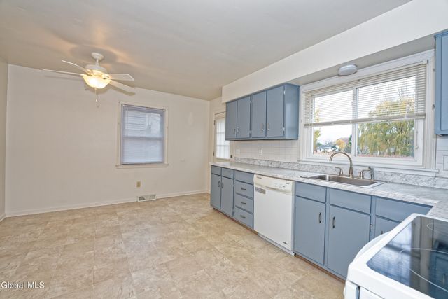 34 Commodore Street, Colonie, NY 12205