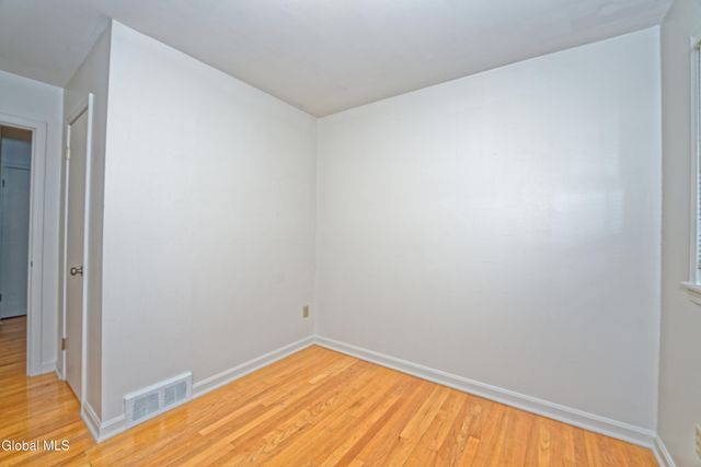 34 Commodore Street, Colonie, NY 12205