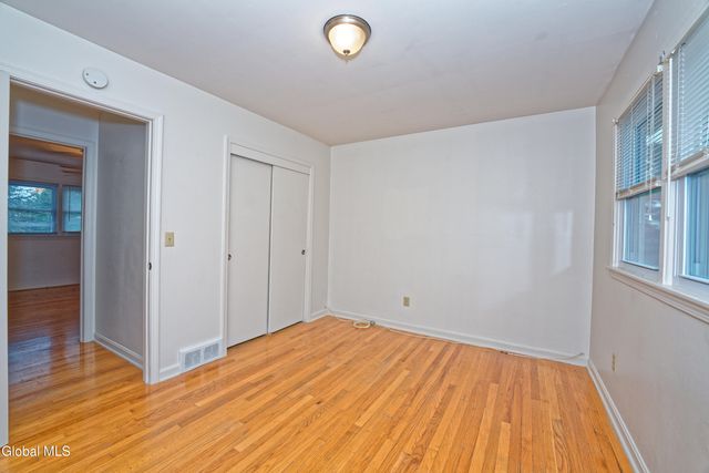 34 Commodore Street, Colonie, NY 12205