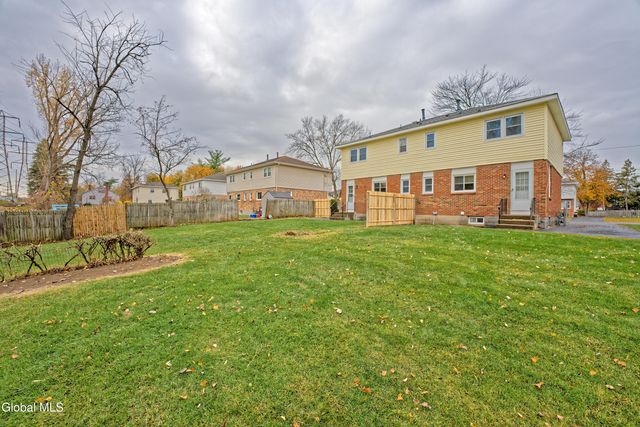 34 Commodore Street, Colonie, NY 12205