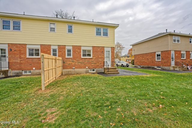 34 Commodore Street, Colonie, NY 12205