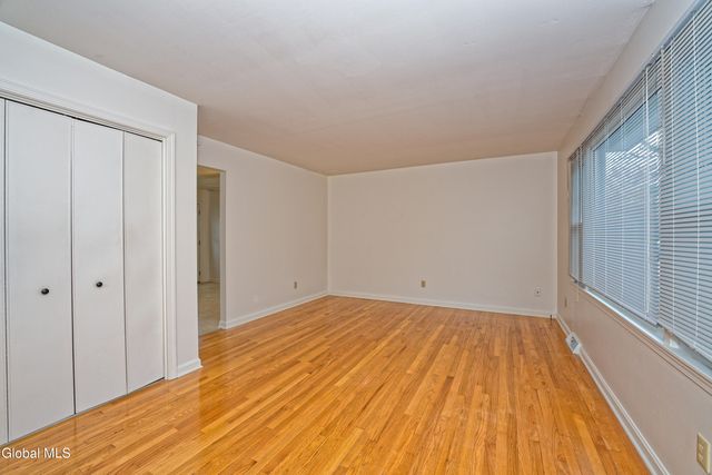 34 Commodore Street, Colonie, NY 12205