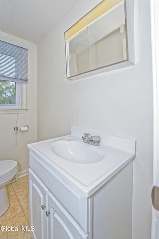 34 Commodore Street, Colonie, NY 12205