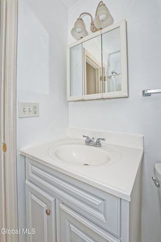 34 Commodore Street, Colonie, NY 12205