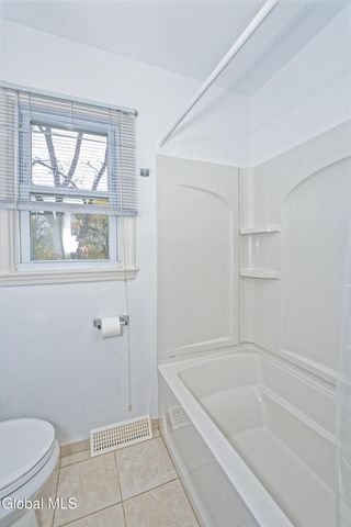 34 Commodore Street, Colonie, NY 12205