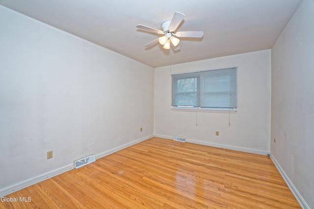 34 Commodore Street, Colonie, NY 12205