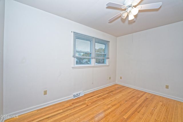 34 Commodore Street, Colonie, NY 12205