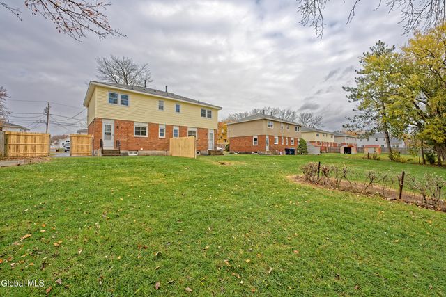 34 Commodore Street, Colonie, NY 12205