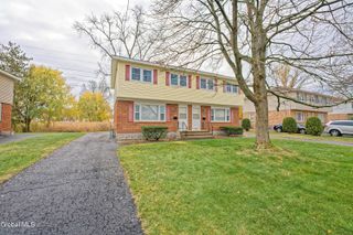 34 Commodore Street, Colonie, NY 12205