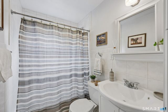 21 Friendly Road, Norwalk, CT 06851
