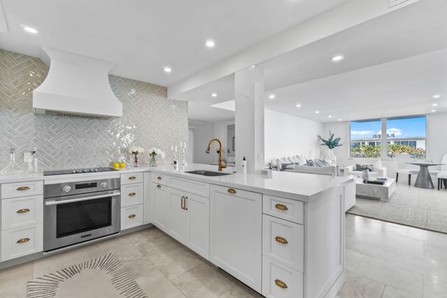 2295 S Ocean Boulevard 425, Palm Beach, FL 33480