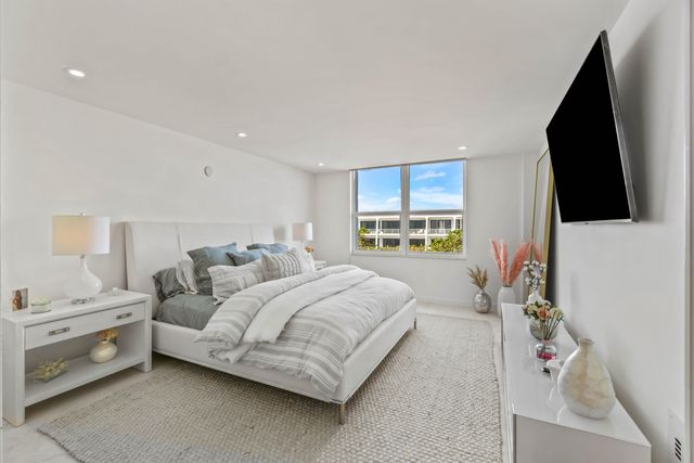 2295 S Ocean Boulevard 425, Palm Beach, FL 33480