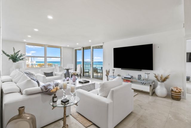 2295 S Ocean Boulevard 425, Palm Beach, FL 33480