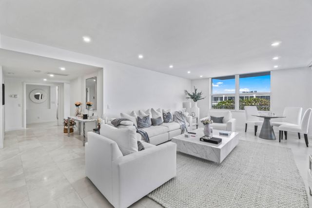 2295 S Ocean Boulevard 425, Palm Beach, FL 33480