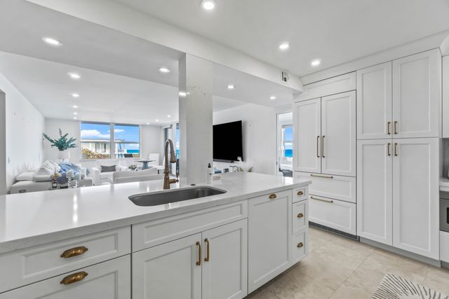 2295 S Ocean Boulevard 425, Palm Beach, FL 33480