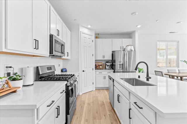 4155 Affirmed Dr, Olivehurst, CA 95961