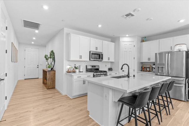 4155 Affirmed Dr, Olivehurst, CA 95961