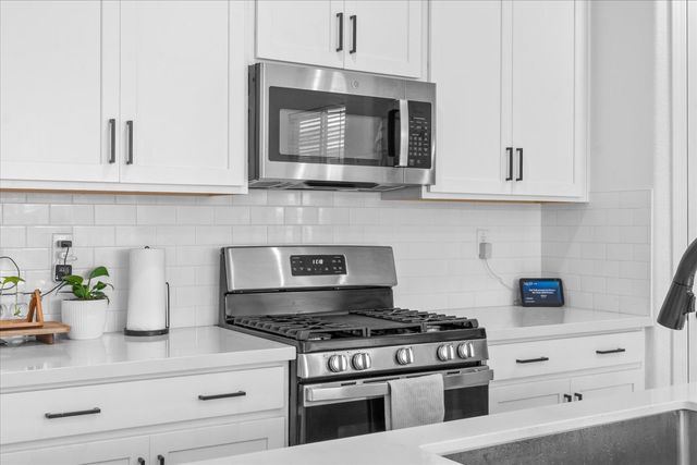 4155 Affirmed Dr, Olivehurst, CA 95961