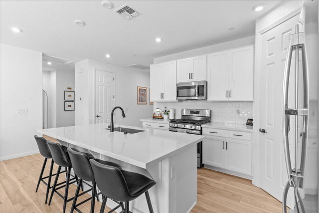 4155 Affirmed Dr, Olivehurst, CA 95961