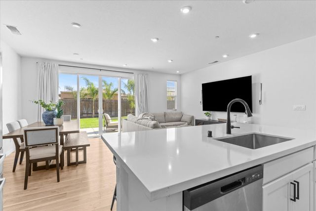 4155 Affirmed Dr, Olivehurst, CA 95961