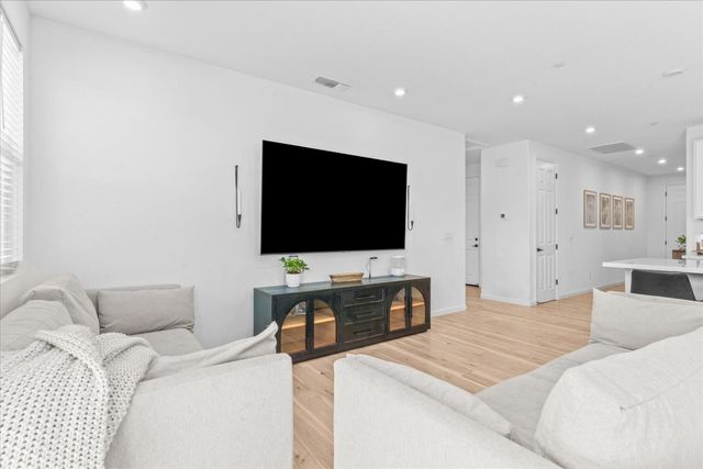 4155 Affirmed Dr, Olivehurst, CA 95961