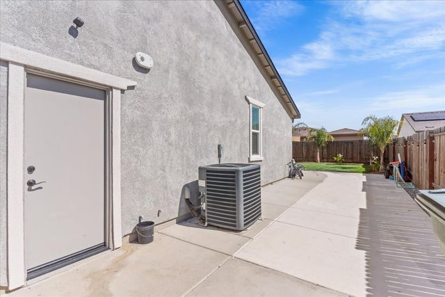 4155 Affirmed Dr, Olivehurst, CA 95961