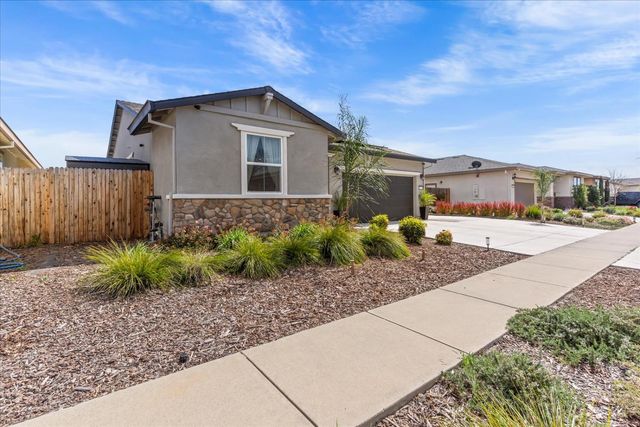 4155 Affirmed Dr, Olivehurst, CA 95961