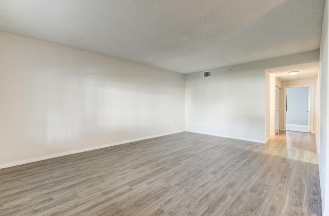 4685 N Haverhill Road B11, West Palm Beach, FL 33417