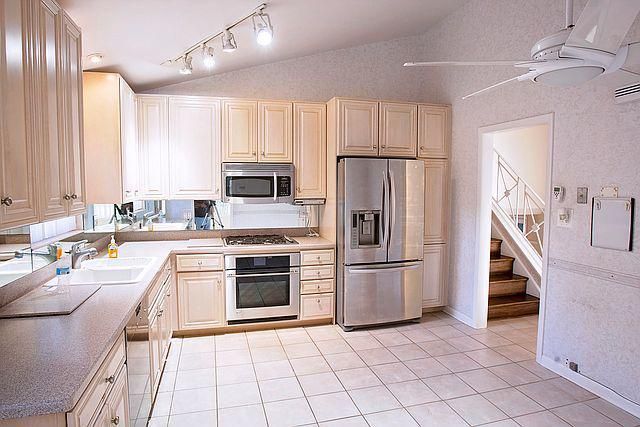 614 Leamington Avenue, Wilmette, IL 60091