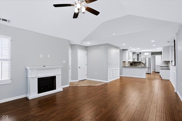 7335 Chapel Villas Lane B, Indianapolis, IN 46214