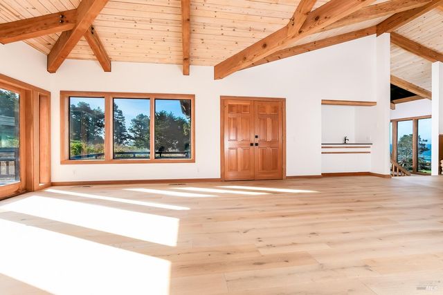 45460 Indian Shoals Rd, Mendocino, CA 95460