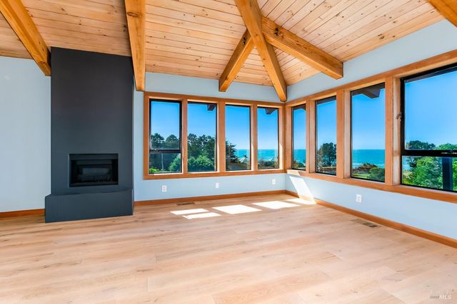 45460 Indian Shoals Rd, Mendocino, CA 95460